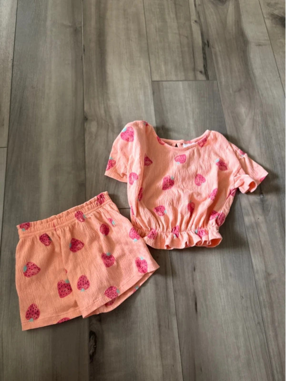 Member’s Mark Girls 2-piece Top & Short Strawberry Set Size 3T